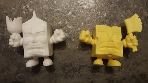 Unboxing and review of Evan Dorkin's Milk and Cheese First Edition Vinyl Figures from HH Toy Company