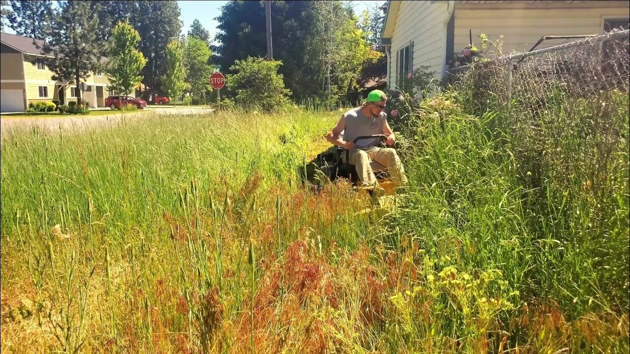 This ABANDONED House Was UNTOUCHED For Years | SHOCKING Lawn Transformation