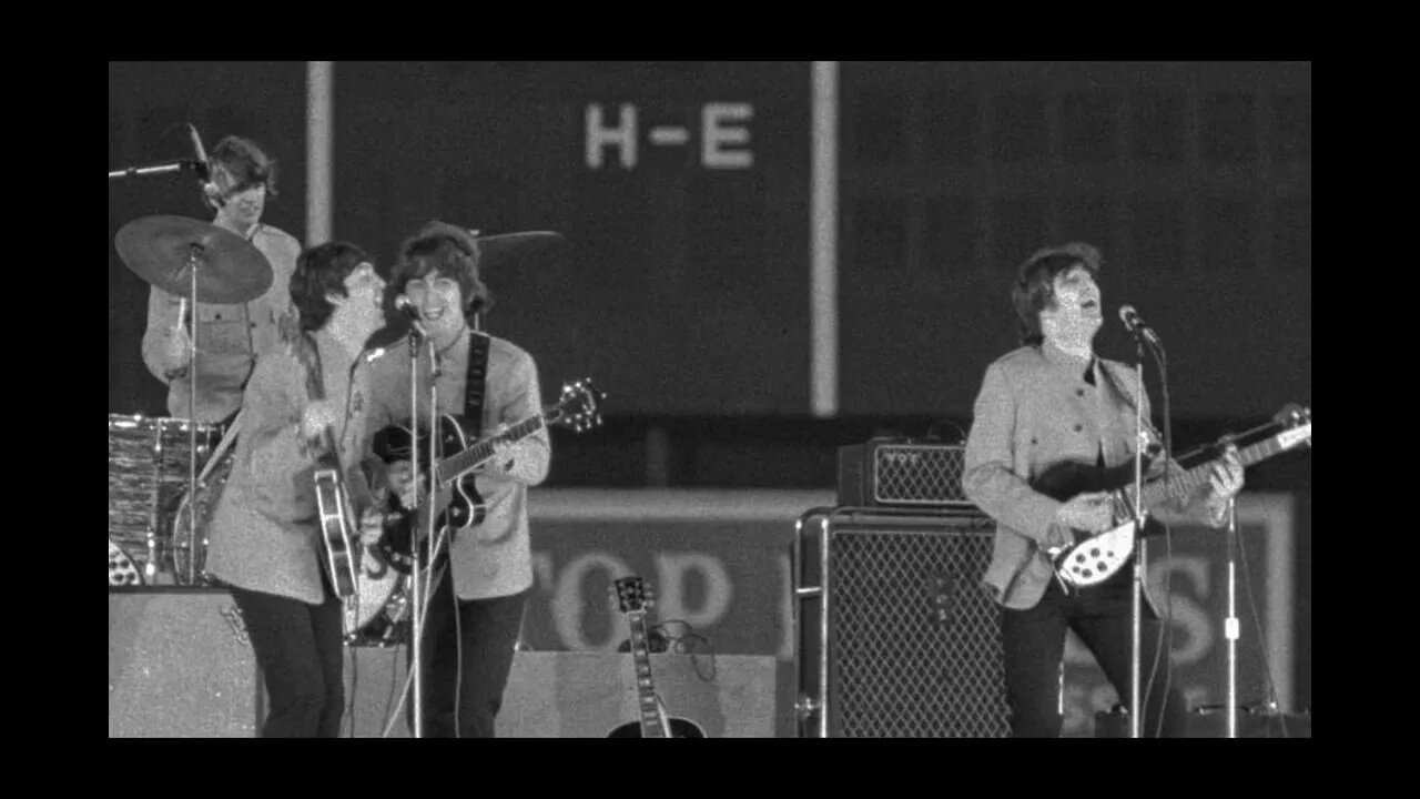 The Beatles - Live In New York City 1965 (shea stadium) [remixed]