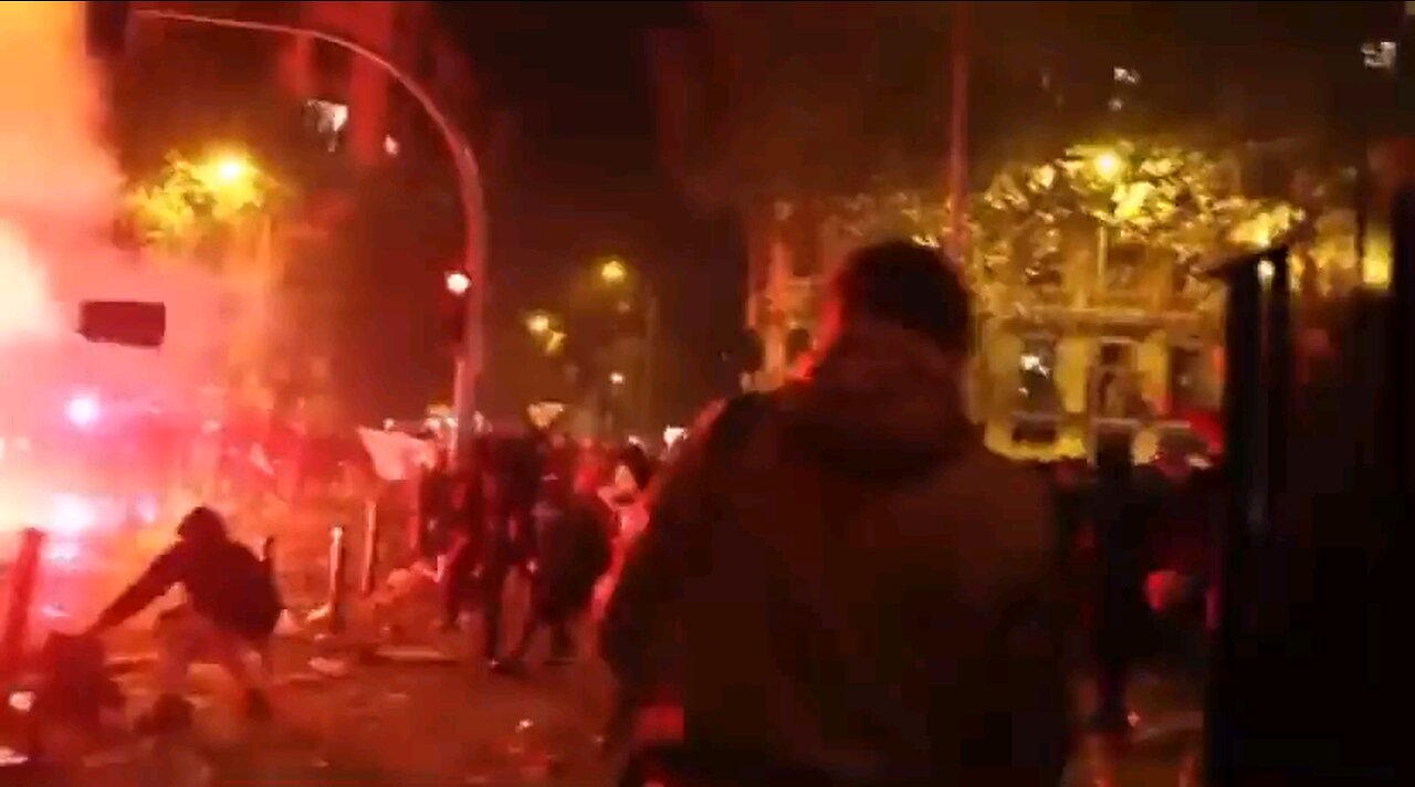 Madrid citizens respond to socialist plan to take over the country
