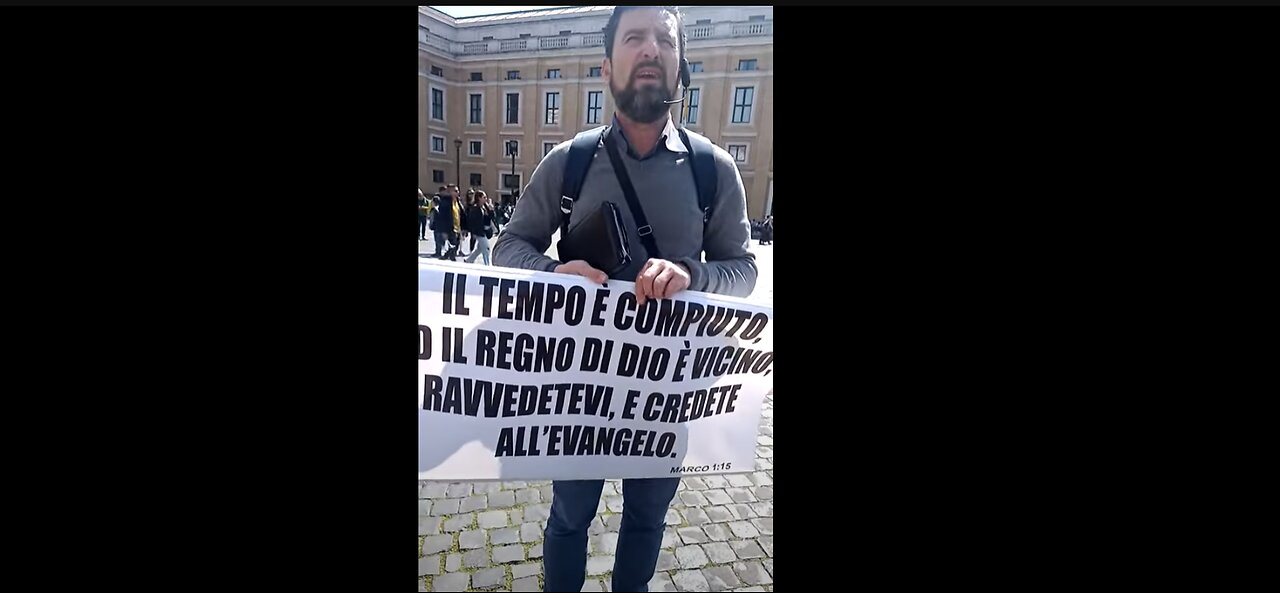 Predicazione biblica del vangelo in piazza San Pietro NELLO STATO IDOLATRA PAGANO DELLA CITTà DEL VATICANO..PAROLE CHE VALGONO PER TUTTA L'UMANITà.SENZA LA SANTIFICAZIONE NESSUNO VEDRà IL SIGNORE.SANTIFICATEVI DA SOLI DUNQUE