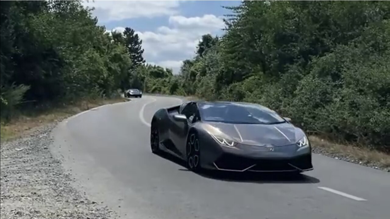 SUPERBIKE VS SUPERCAR