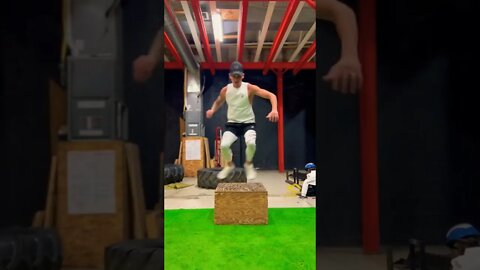 4 BOX JUMPS TO INCREASE EXPLOSIVENESS 💪🏽 #Shorts #jumpworkout