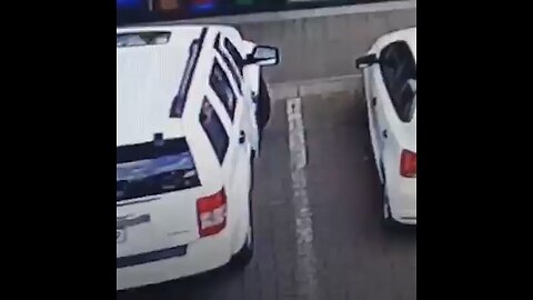 criminal target people and steal their phone