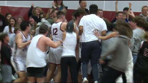 MUST SEE: De Pere beats Notre Dame on buzzer-beater