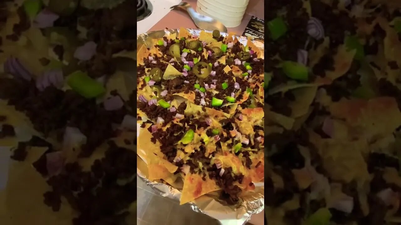 Homemade nachos with 500g beef