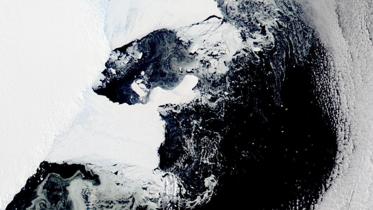 Ice Shelf Collapses In Previously Stable East Antarctica