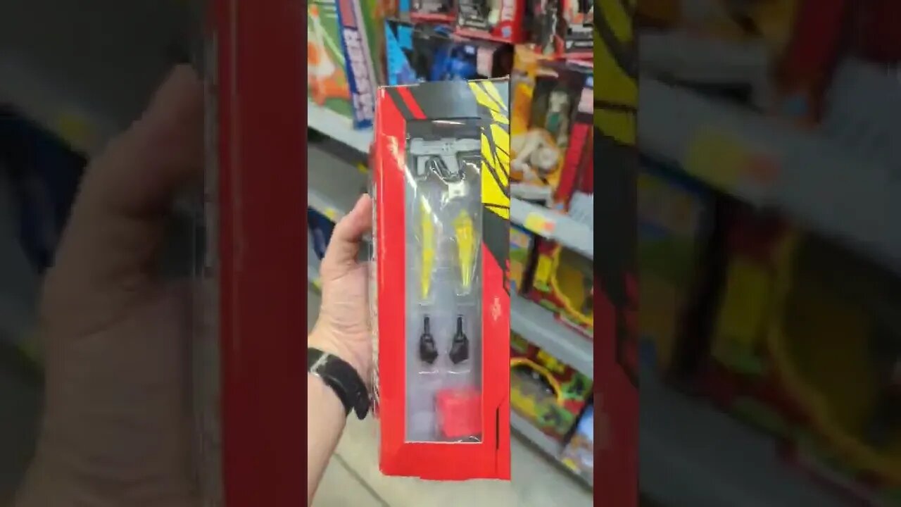 Transformers R.E.D. @ Walmart- Coronation Starscream, Bumblebee, Knock Out, Ultra Magnus Cab #short