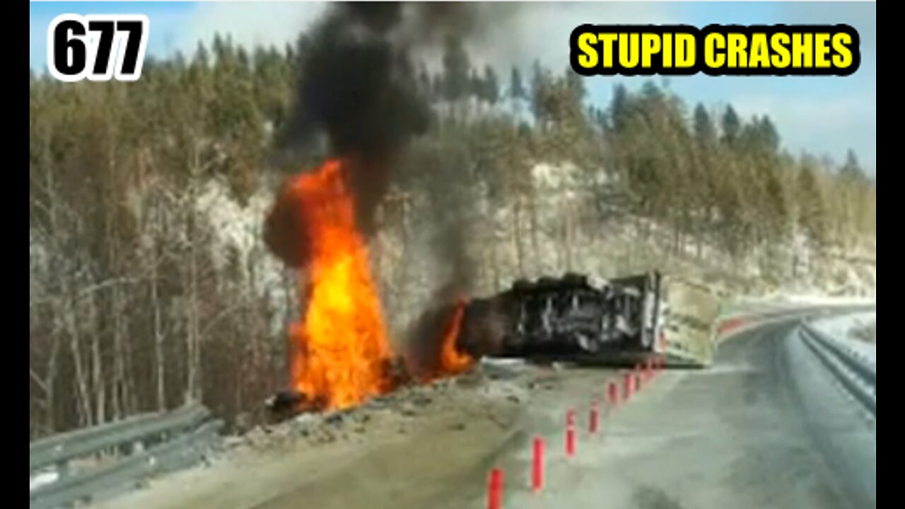 Stupid driving mistakes 677 (January 2022 English subtitles)