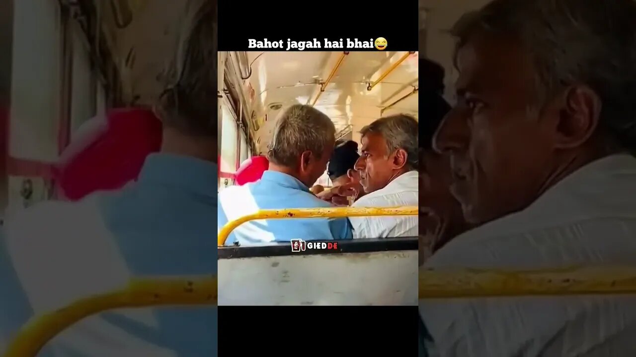 Bahut jagah hai bus fight funny