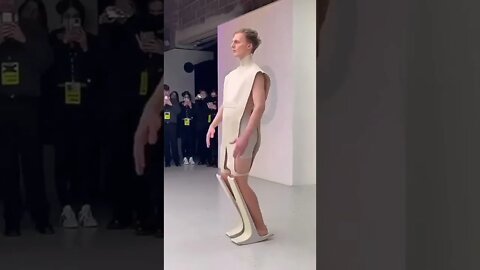 Não consigo entender a moda😂😂😂