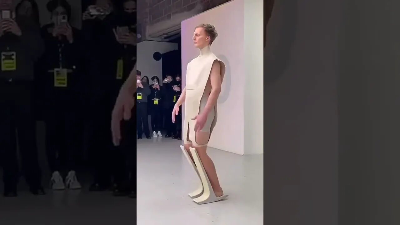 Não consigo entender a moda😂😂😂