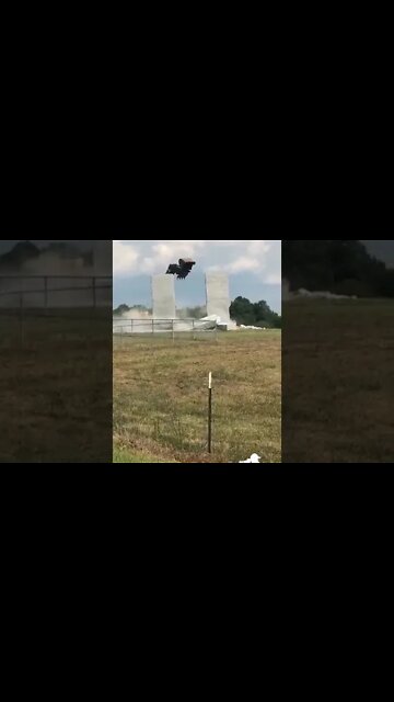 Pedras da Geórgia. Símbolo máximo da N.O.M é destruído nos USA.