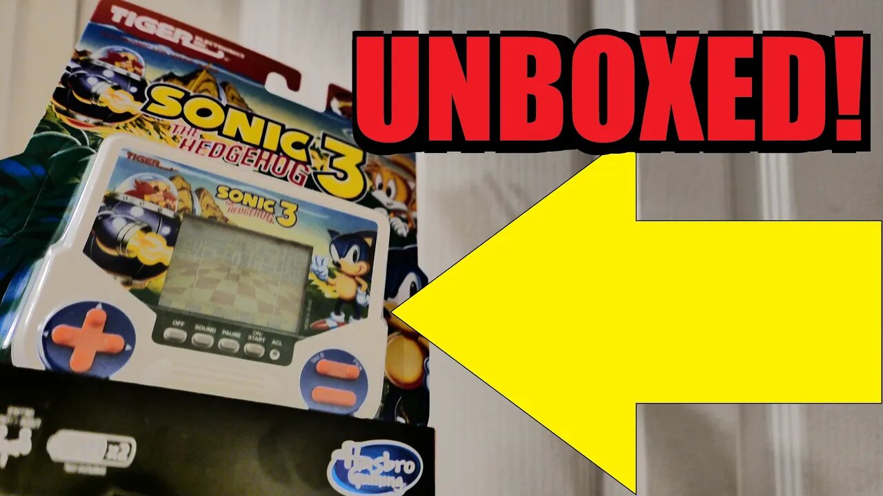 Unboxing a 2020 Tiger Electronic game: Sonic the Hedgehog 3!