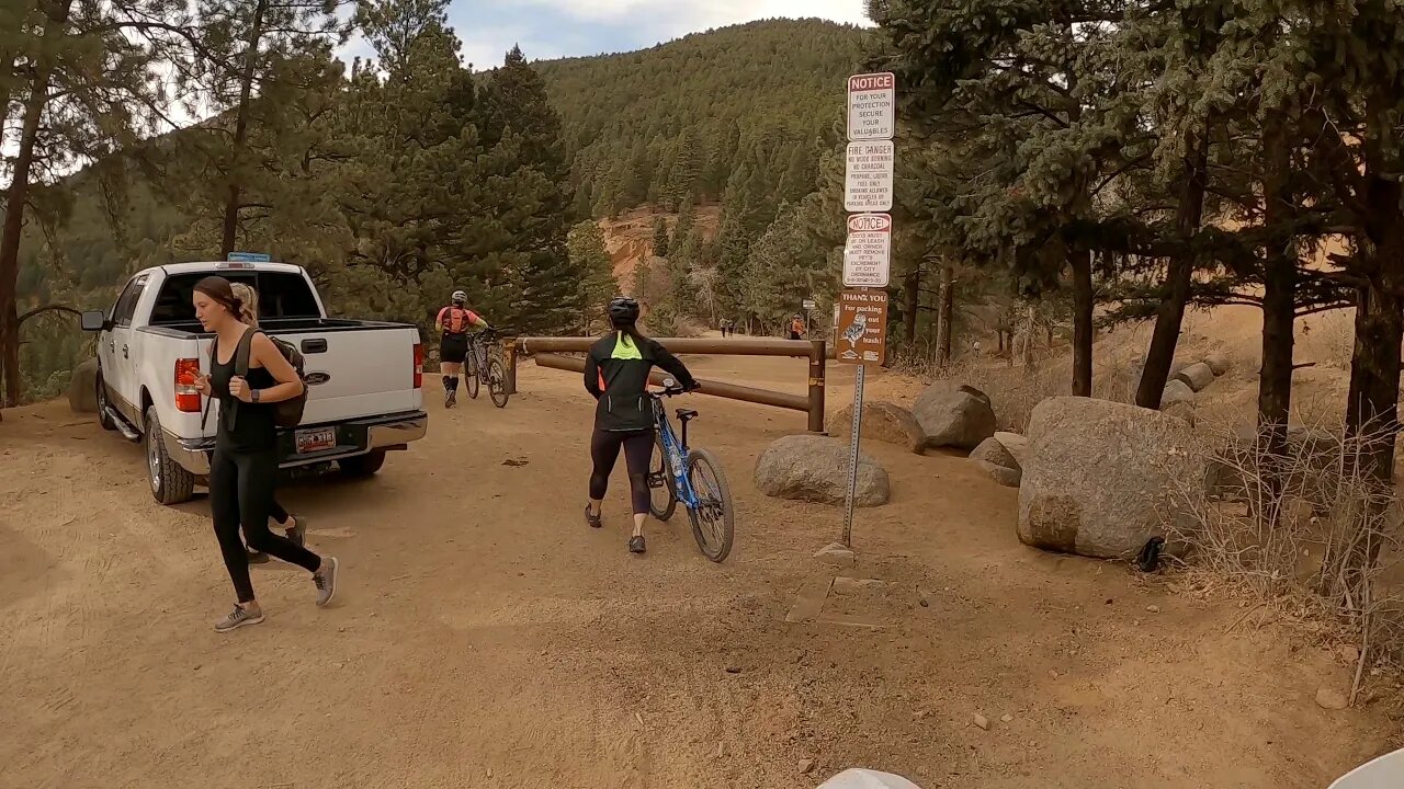 Riding Around - vlog #179 - Mustang Off-Roading, and People, Lot's of people!