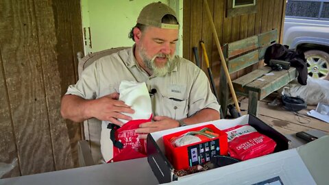 SurvivalBox Survival Subscribtion Box Unboxing!