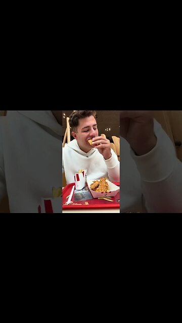 CLIENT PENTRU PRIMA DATA LA KFC #oguritamica #mancare #mancaciosul #food #romania