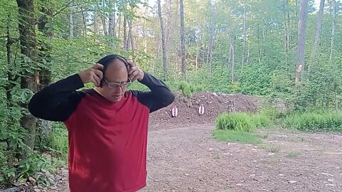 Pistol vs Revolver ... moving and shooting