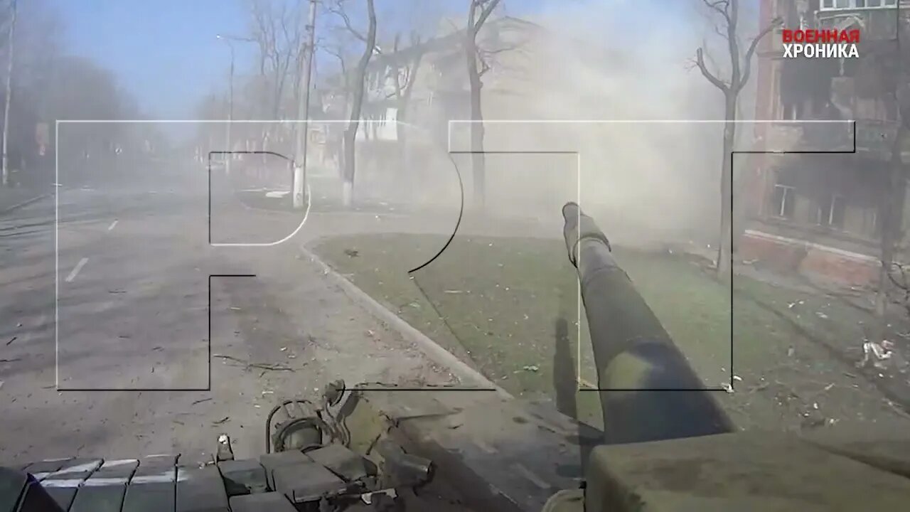 Russian Tank Crew Fires At Militiants Who Have Set Up Positions In Residential Buildings In Mariupol