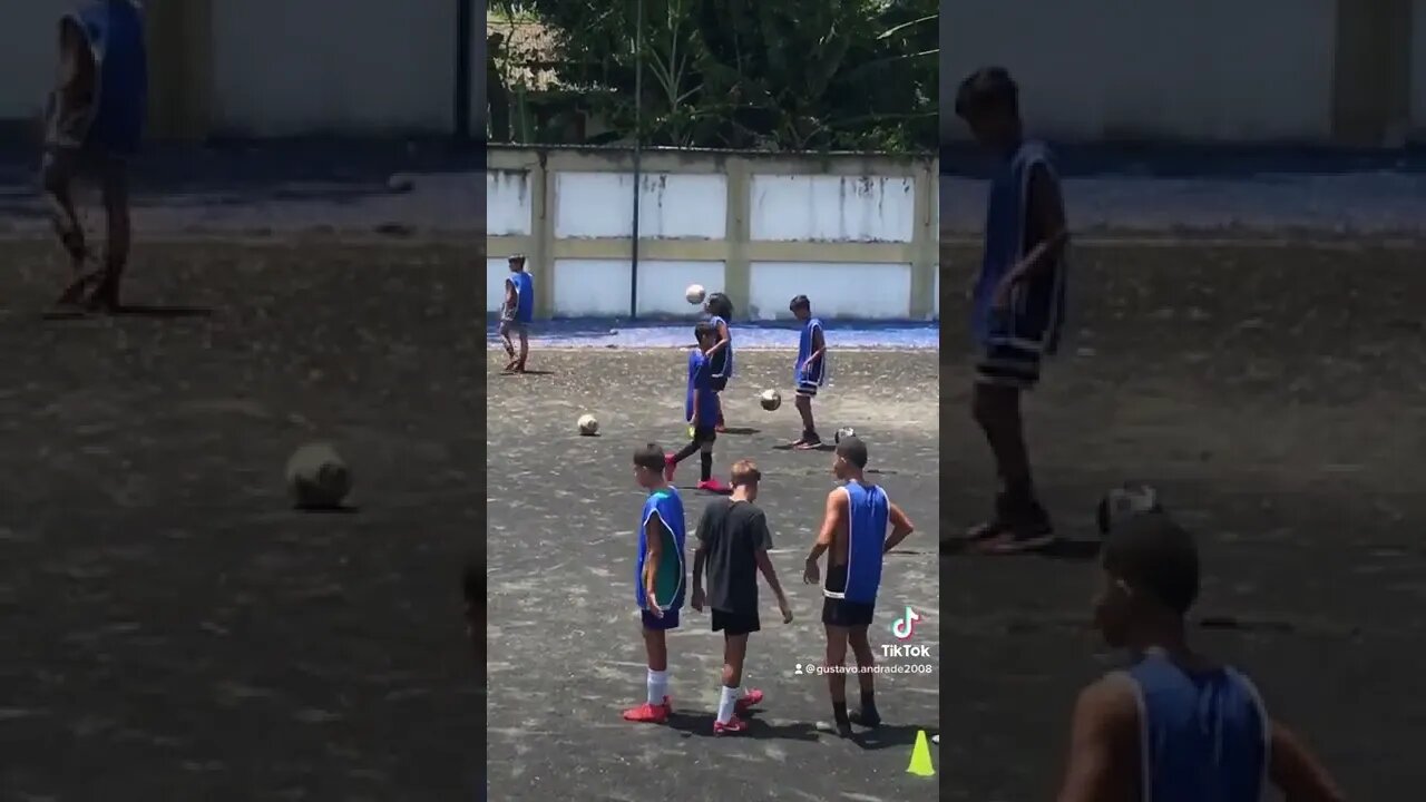 Brincando com a bola no treino #futebol #shorts
