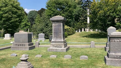 Trolley Tour @ Green-Wood Cemetery (Brooklyn) 3