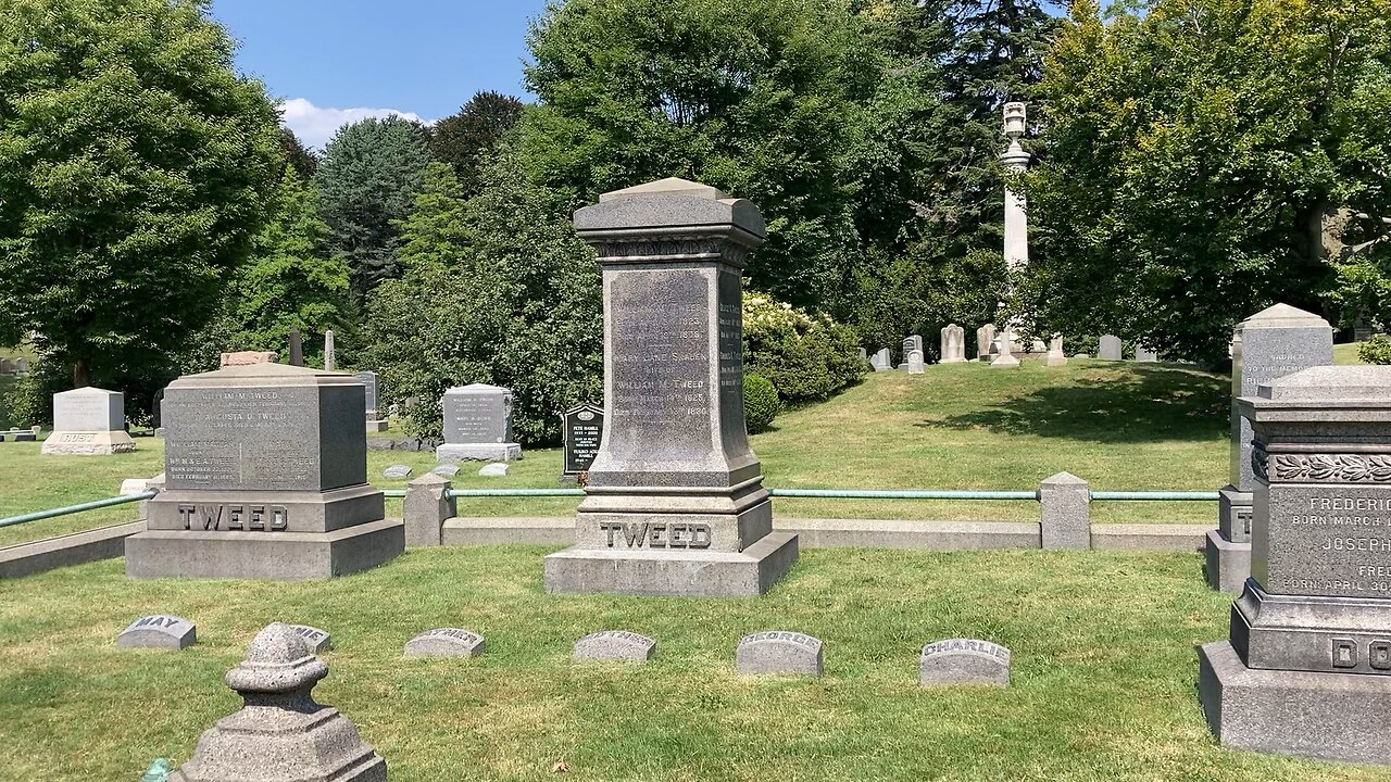 Trolley Tour @ Green-Wood Cemetery (Brooklyn) 3