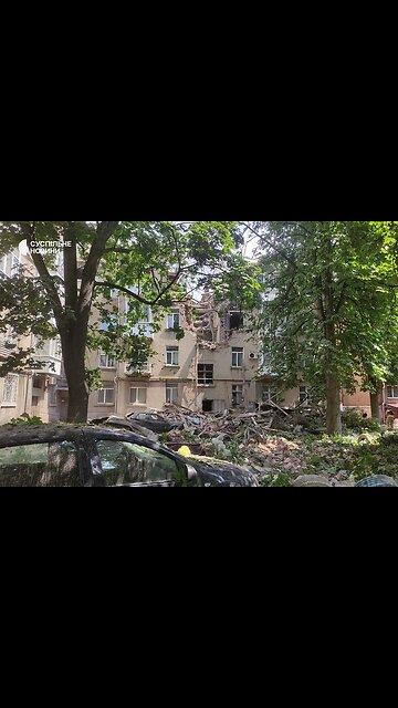 Ruzzia attacked the Sumy city in Ukraine. One civilian died.