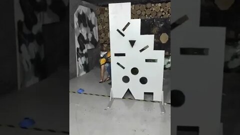 Clube e Escola de tiro - Oficina Atirando (Cortando o Cartão)