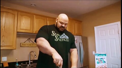 Eating for Maximum GAINS 🤔 - SHAWSTRENGTH | THUNDER MOTIVATION