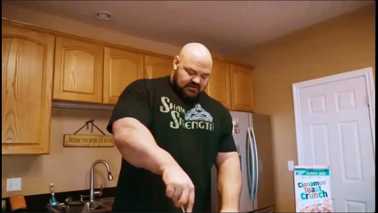 Eating for Maximum GAINS 🤔 - SHAWSTRENGTH | THUNDER MOTIVATION