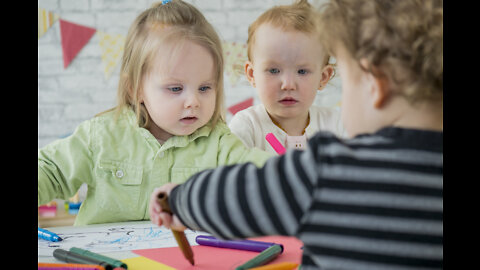 Aux USA, un programme apprend les enfants la culture LGBT et la diversité