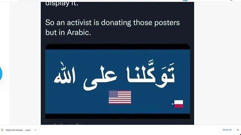 德克薩斯州通過了一項法律，要求學校展示任何捐贈的“我們相信上帝”的海報。 所以這裡有一個。