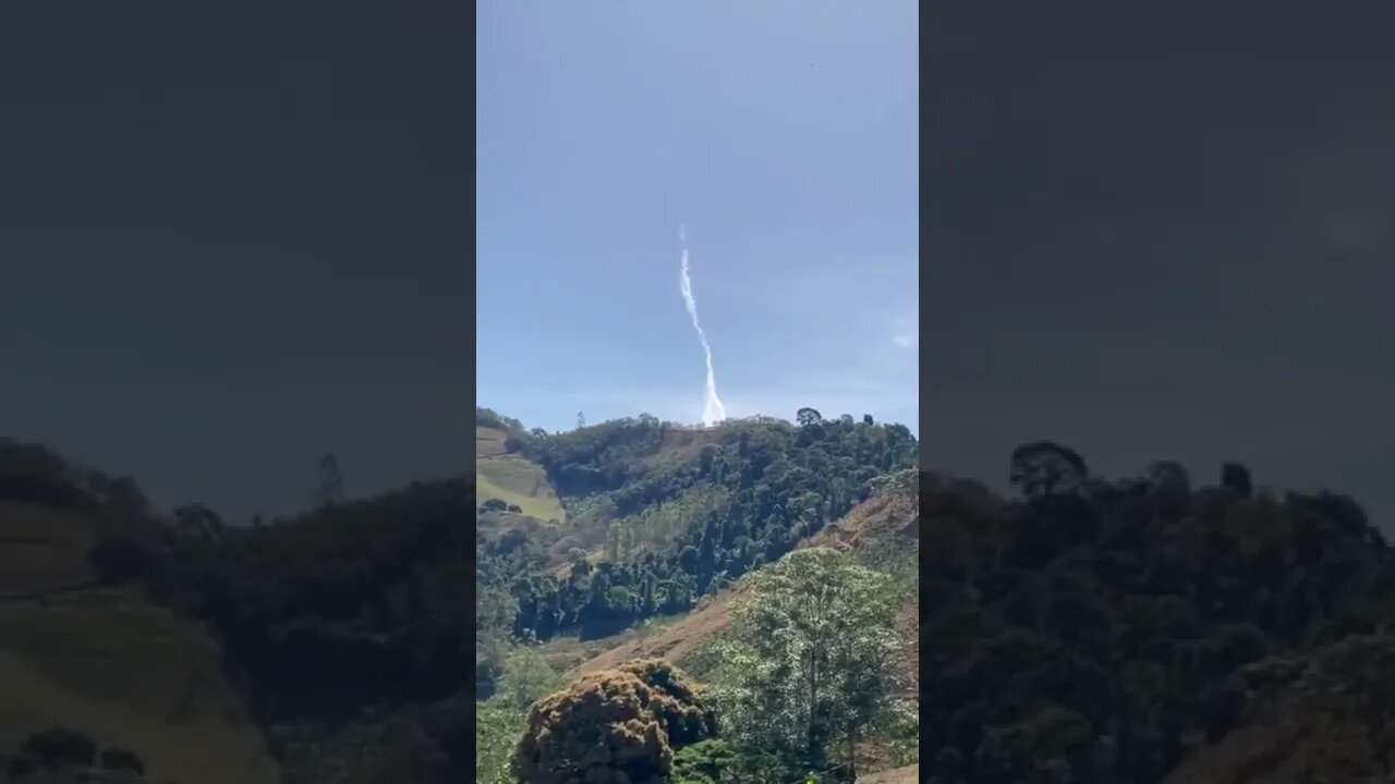 Parece um rastro de meteoro 📍Alto Pongal, Anchieta