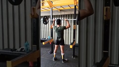 Obsérvame Intentar un Press de Hombros (Press Militar) con 65 kg 🔥