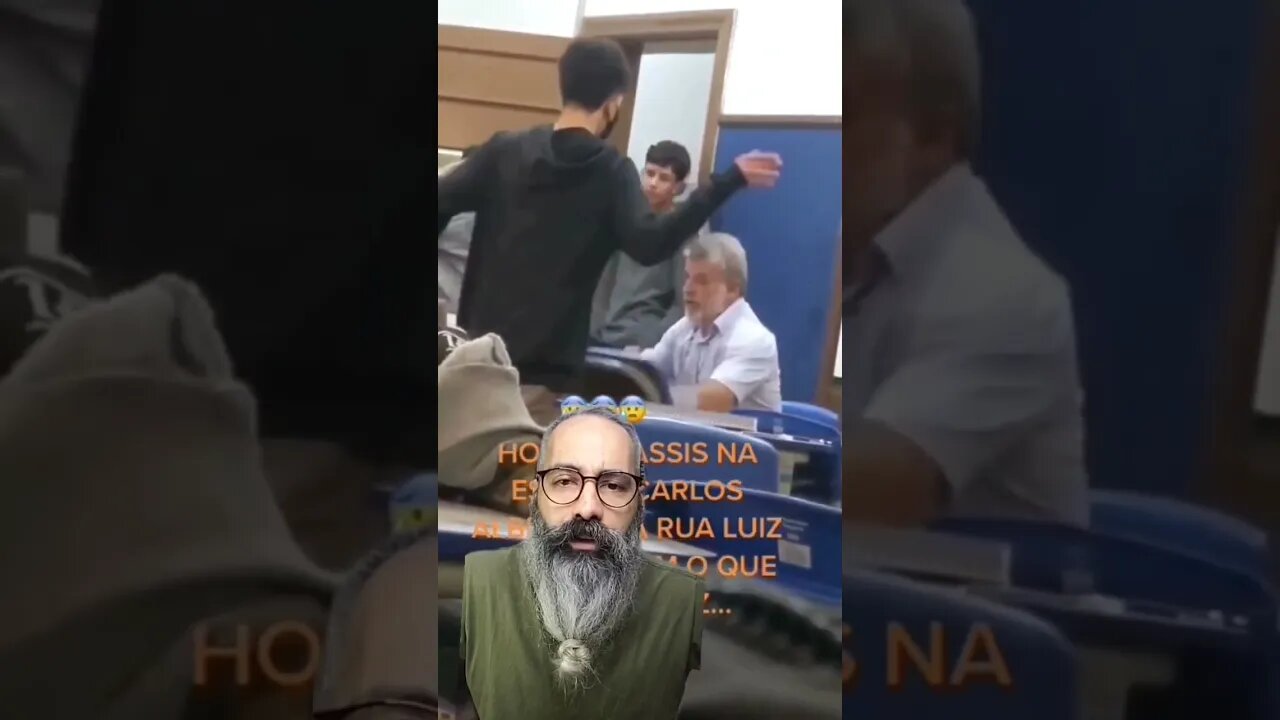 Aluno desrespeita professor e joga sua mesa no chão #shorts #noticias #news #professor