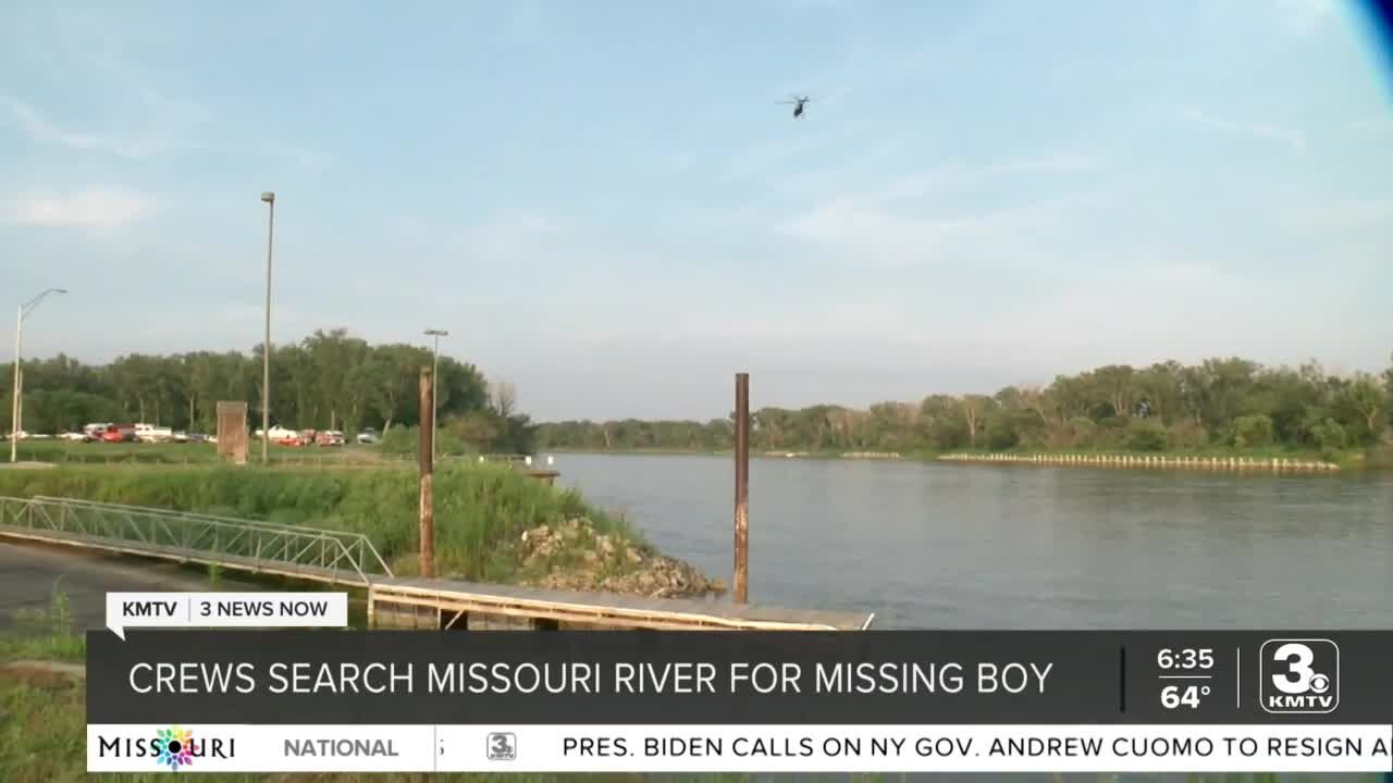 Crews search Missouri River for missing boy