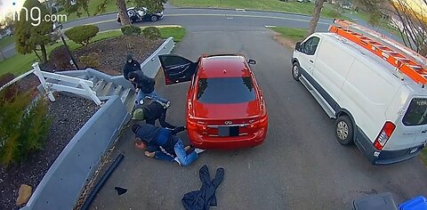 One Man Takes On Four Carjackers