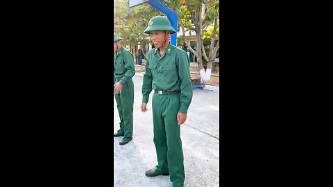 Why did the vietnamese army use wooden helmets? Good morning Vietnam