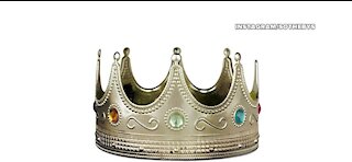 Notorious BIG's crown auctioned for $600,000