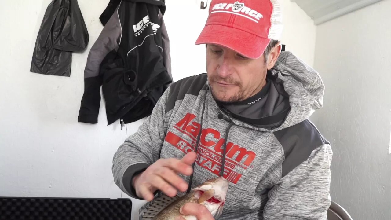 MidWest Outdoors TV Show #1662 - Walleye Ice Action from Arnesens Rocky Point on Lake of the Woods