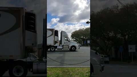 Traffic in front of Florida's Capitol #shorts