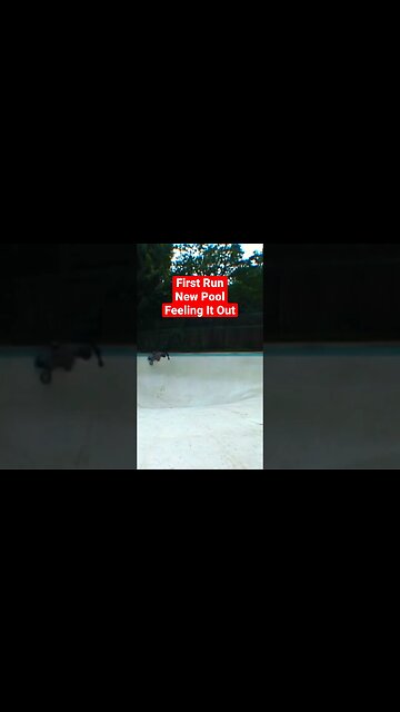 Feeler Run @ PORK CHOP BOWL #poolskateboarding #poolskating #skateboarding #tobyburger #bowlskating