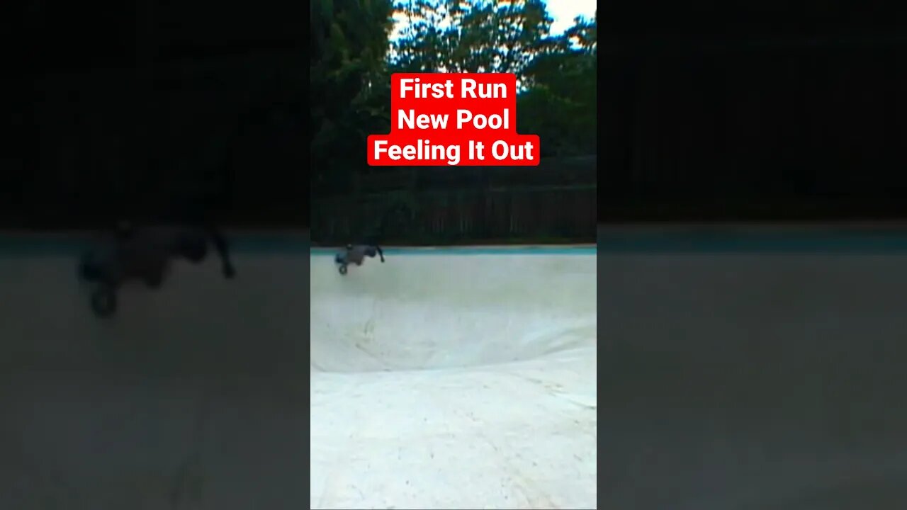 Feeler Run @ PORK CHOP BOWL #poolskateboarding #poolskating #skateboarding #tobyburger #bowlskating