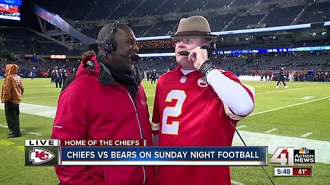 Celebrity Chiefs fan David Koechner drops by pregame show