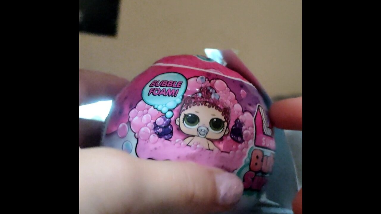 L.O.L. surprise! Bubble surprise lil sister's unboxing