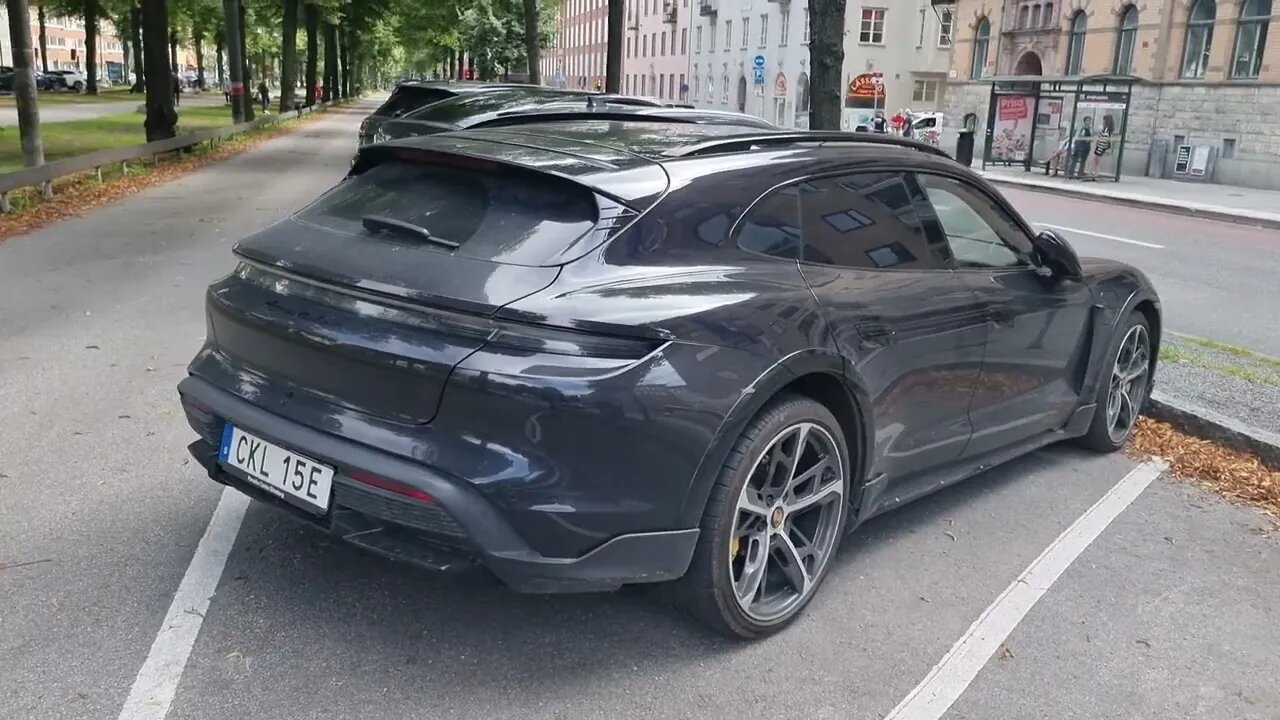 Porsche Taycan Turbo S Cross Turismo with Ceramic Brakes [4k 60p]