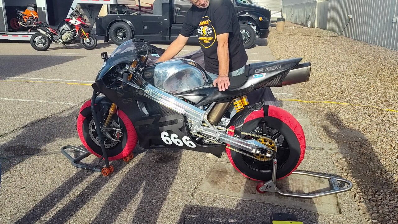 Pro racer rides Crighton CR700W - gives feedback