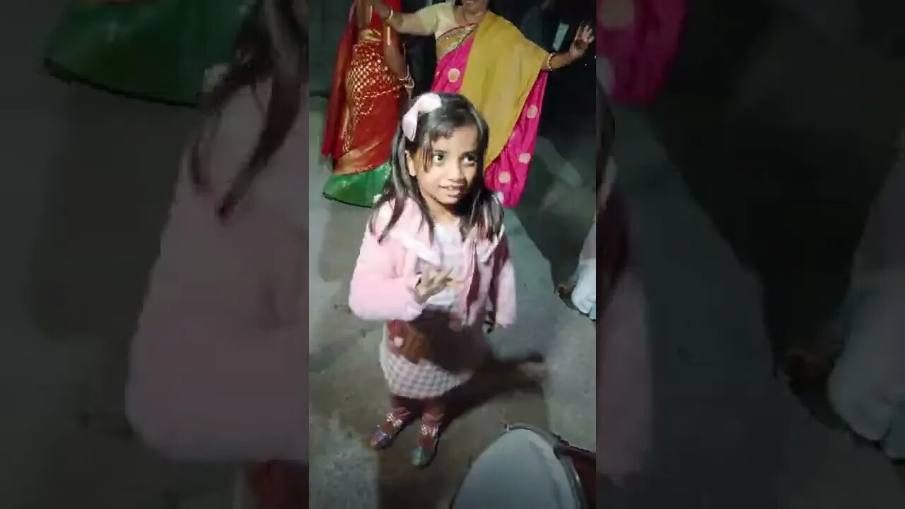 ऐसी मस्ती me झूमा डांस with small girl#shorts