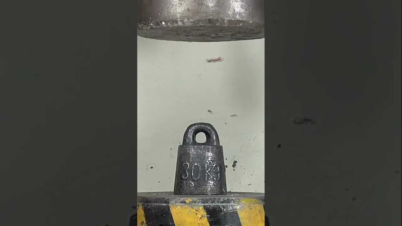 Hydraulic press VS cargo