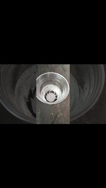 מים על רמקול (מוזיקה: מיה זלצר)